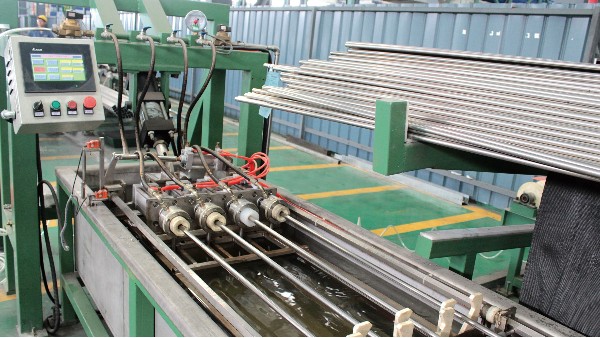 304不銹鋼焊管在流體輸送領域有哪些優勢？